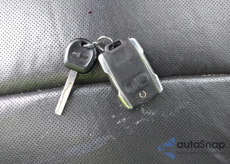 2017 Chevrolet Silverado 1500 High Country z USA, uszkodzony, nr VIN 3GCUKTEJ3HG190382